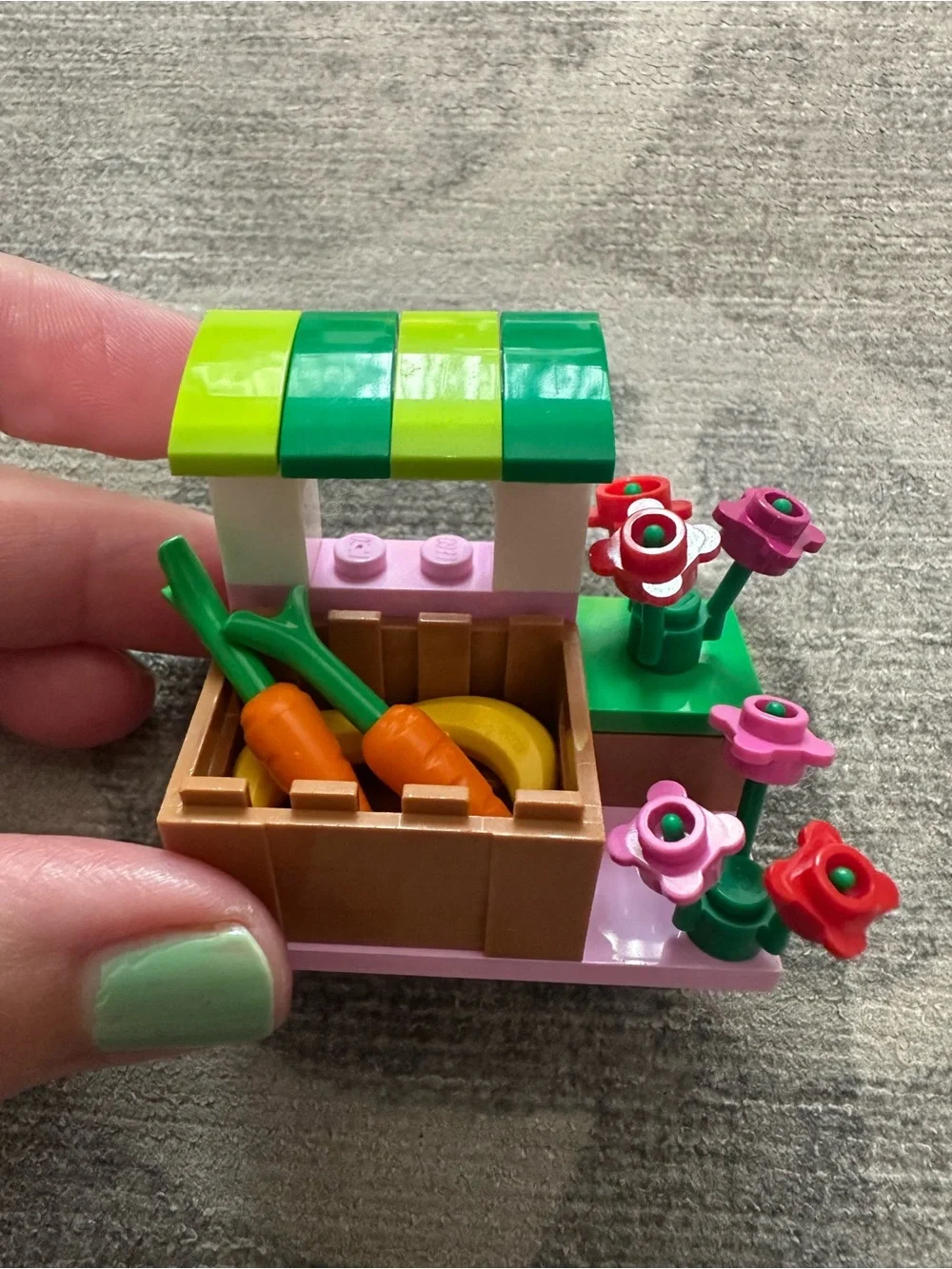 LEGO Juniors Supermarket Suitcase (10684)